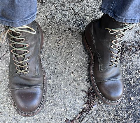 Photo by Val on April 13, 2023 of the White's Bounty Hunter in Horween Olive Waxed Flesh.