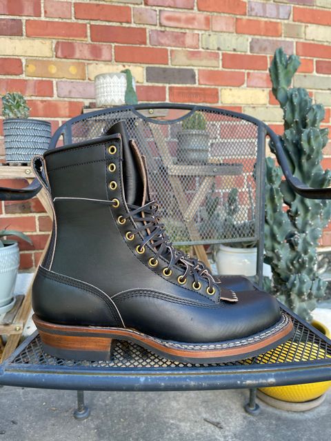 Photo by 32oz_denim on October 1, 2022 of the White's Bounty Hunter in Horween Black Chromexcel Horsebutt.
