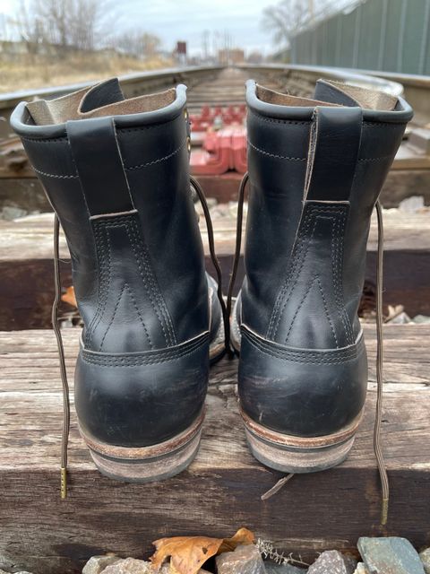 Photo by 32oz_denim on December 5, 2022 of the White's Bounty Hunter in Horween Black Chromexcel Horsebutt.