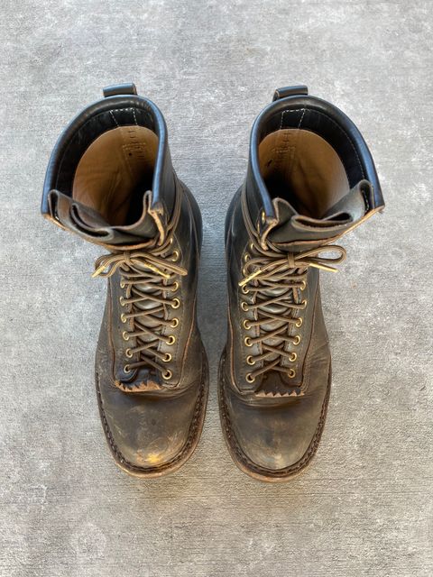 Photo by 32oz_denim on February 3, 2023 of the White's Bounty Hunter in Horween Black Chromexcel Horsebutt.