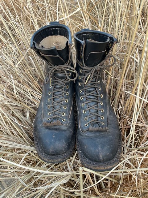 Photo by 32oz_denim on March 5, 2023 of the White's Bounty Hunter in Horween Black Chromexcel Horsebutt.