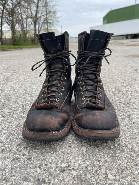 Photo by 32oz_denim on April 5, 2023 of the White's Bounty Hunter in Horween Black Chromexcel Horsebutt.
