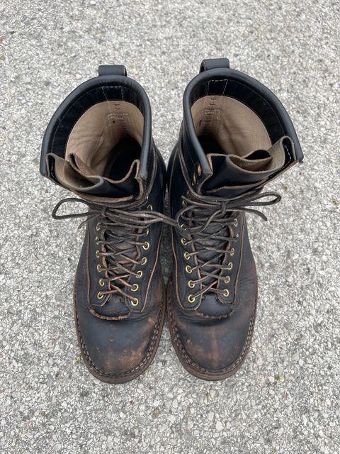 Photo by 32oz_denim on April 5, 2023 of the White's Bounty Hunter in Horween Black Chromexcel Horsebutt.
