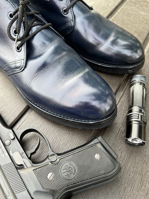 Photo by Skygoat on November 13, 2022 of the Red Wing Unknown Model in Unknown Leather.