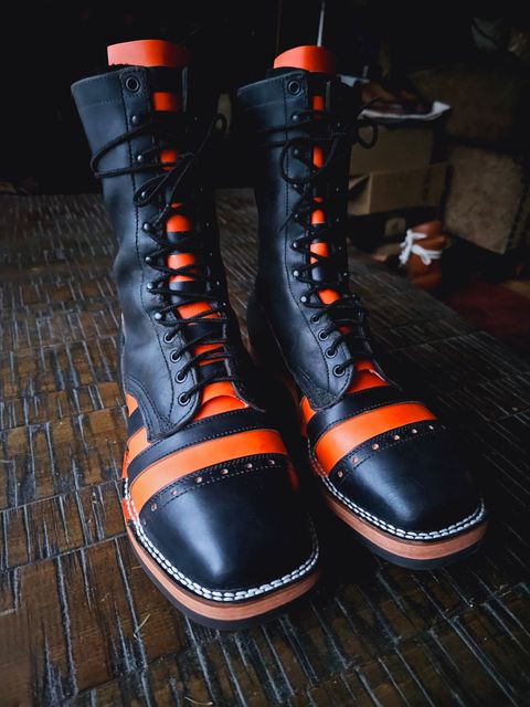 Photo by nobnix on October 23, 2023 of the Frank's Boots rebuild stripe in Horween Black Chromexcel.