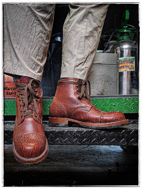 Photo by nobnix on June 11, 2025 of the Prof Barnets Bulky Cap Toe Boots in Seidel Peanut Shrunken Bison.