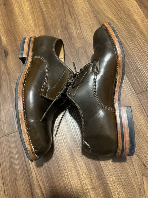 Photo by jinwoo on November 3, 2023 of the Viberg Derby Shoe in Horween Dark Cognac Shell Cordovan.