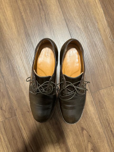 Photo by jinwoo on November 3, 2023 of the Viberg Derby Shoe in Horween Dark Cognac Shell Cordovan.
