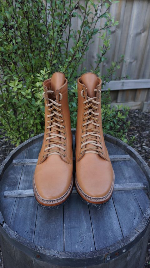 Photo by Worn.Soles on October 2, 2022 of the Tahura Captoelari 8 Inch in Tochigi Earth #2 Orange Beige.