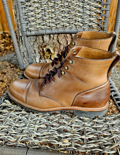 Photo by hosekileather on April 2, 2024 of the J.Crew Kenton Pacer Boots in Horween Natural Chromexcel.