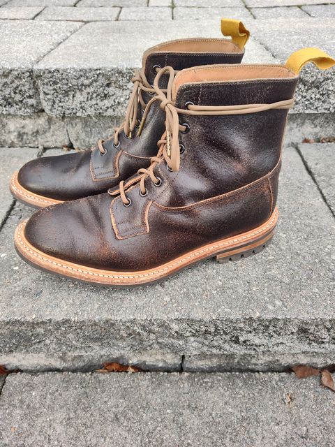 Photo by farroyo81 on January 4, 2024 of the Tricker's Burford Plain Derby Boot in Horween Java Waxed Flesh.