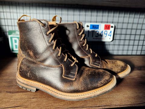 Photo by farroyo81 on April 4, 2024 of the Tricker's Burford Plain Derby Boot in Horween Java Waxed Flesh.