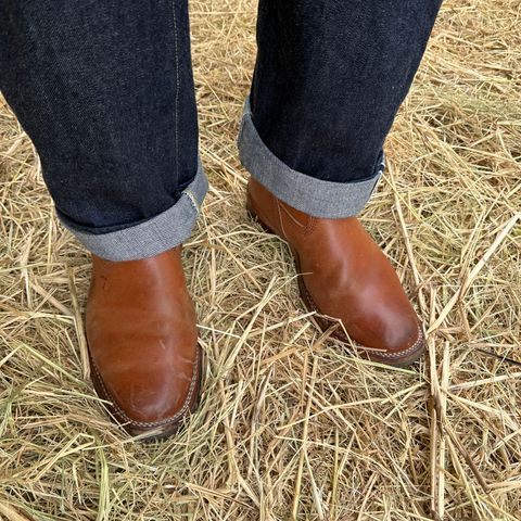 Photo by bankrobber on August 17, 2025 of the Wesco Mister Lou in Maryam Natural Horsebutt.