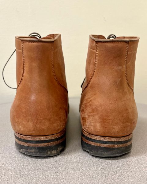 Photo by CellBlaster on March 6, 2024 of the Viberg Service Boot BCT in Horween Natural Crust Double Cordovan.