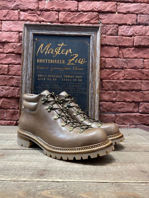Photo by User1 on June 13, 2025 of the Master Zuo Custom Model in Horween Natural Chromexcel.