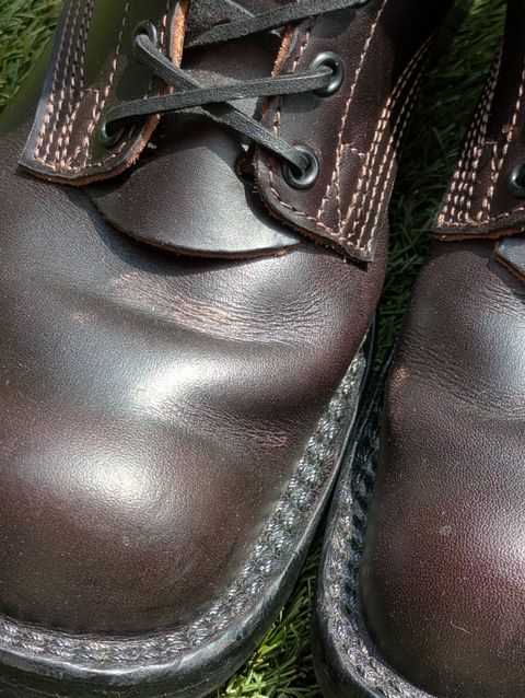 Photo by User1 on December 16, 2024 of the Nicks Custom Model in Wickett & Craig Walnut Double Stuffed.