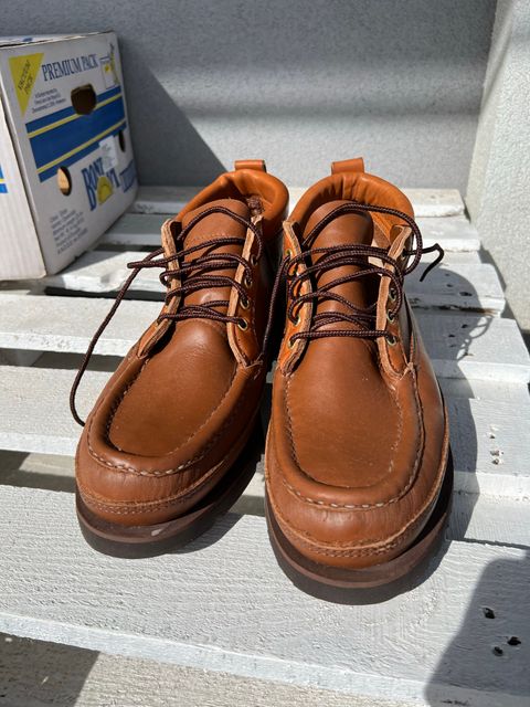 Photo by Charismo82 on October 1, 2022 of the Russell Moccasin Co. Unlisted Model in Unknown Leather.