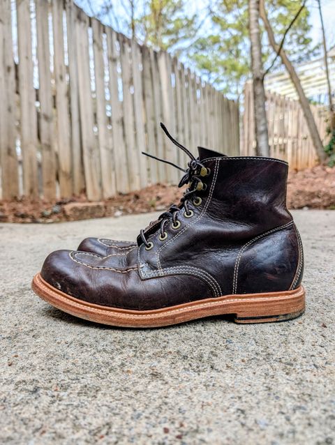 Photo by SIDO on March 1, 2026 of the Grant Stone Brass Boot in Dark Snuff Oiled Shoulder.