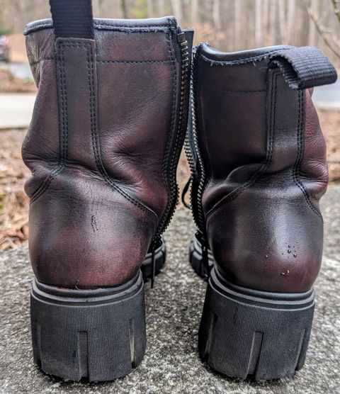 Photo by SIDO on February 4, 2024 of the Thursday Coda in Black Cherry Hand-Finished Full Grain.