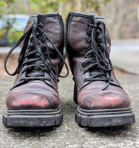 Photo by SIDO on April 1, 2024 of the Thursday Coda in Black Cherry Hand-Finished Full Grain.