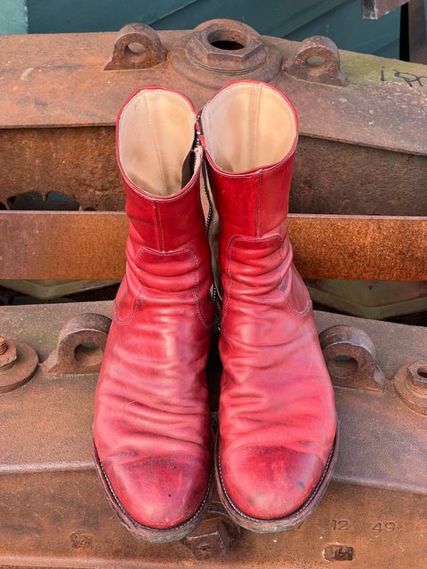 Photo by Tillman on February 4, 2026 of the Self-Made Custom Model in Conceria Puccini Attilio Red Maremma.