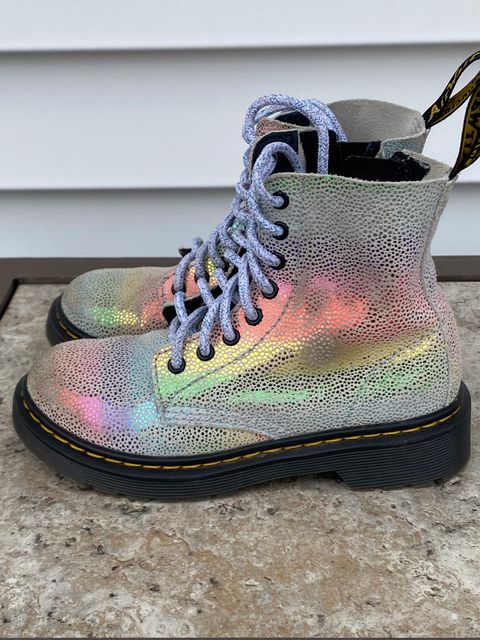 Photo by MartinField on March 1, 2024 of the Dr. Martens 1460 Pascal Made In England in Unknown Leather.