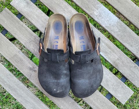 Photo by vestedmember on April 5, 2024 of the Birkenstock Boston in Mocha Suede.