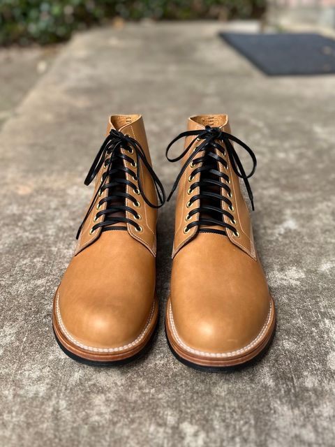 Photo by sononchalant on November 3, 2023 of the New River Boot Boondocker in Horween Moc Latigo.