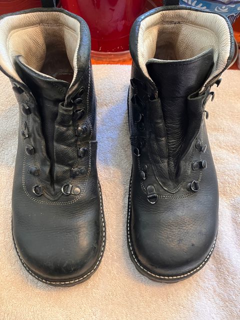 Photo by todd_ted on September 8, 2025 of the Peter Limmer & Sons Custom Model in Horween Black Waterproofed Chrome-Tanned Cowhide.