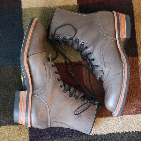 Photo by mfleeter on December 2, 2024 of the Frank's Boots Maxon in Horween Steel Predator.