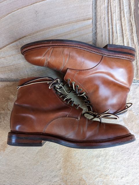 Photo by zombiedanting on December 6, 2022 of the Grant Stone Edward Boot in Horween Honey Glazed Shell Cordovan.