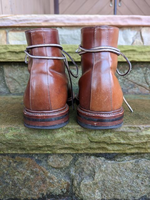 Photo by zombiedanting on January 6, 2023 of the Grant Stone Edward Boot in Horween Honey Glazed Shell Cordovan.