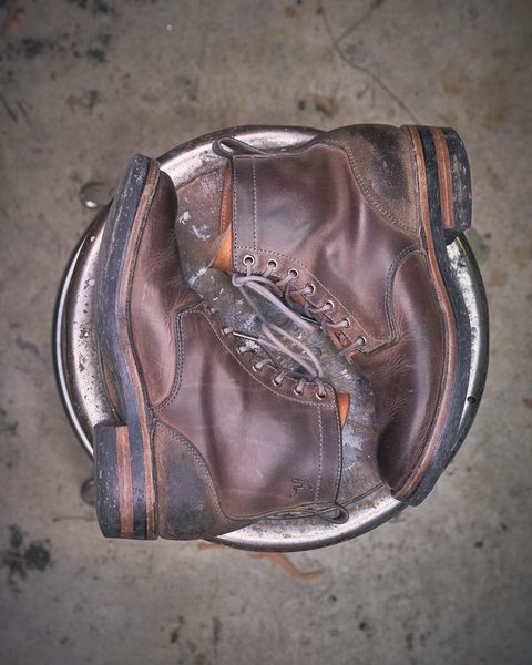 Photo by BobHendersonHB on April 4, 2025 of the BHHB 7 Hole Standard in Horween Steel Predator & Horween Toasted Tan Dublin.