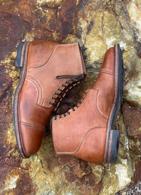 Photo by darrellgillette on April 5, 2024 of the Viberg Service Boot BCT in Horween Natural Crust Double Cordovan.
