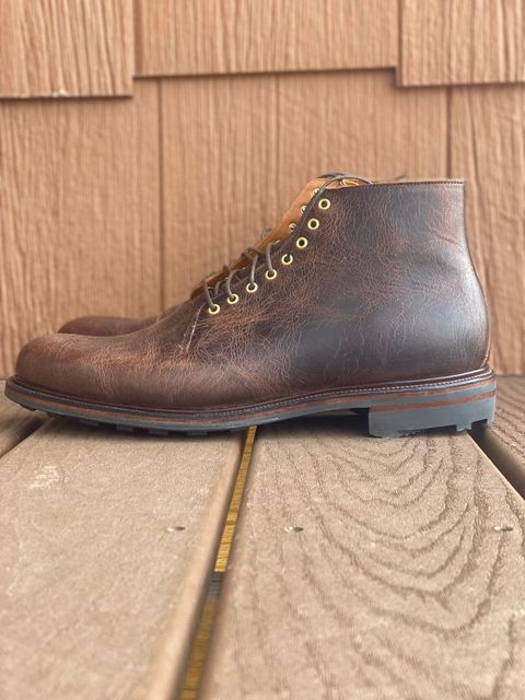 Photo by boot_247 on October 2, 2022 of the Viberg Wholecut Derby Boot in Horween Rowdy Dachshund.