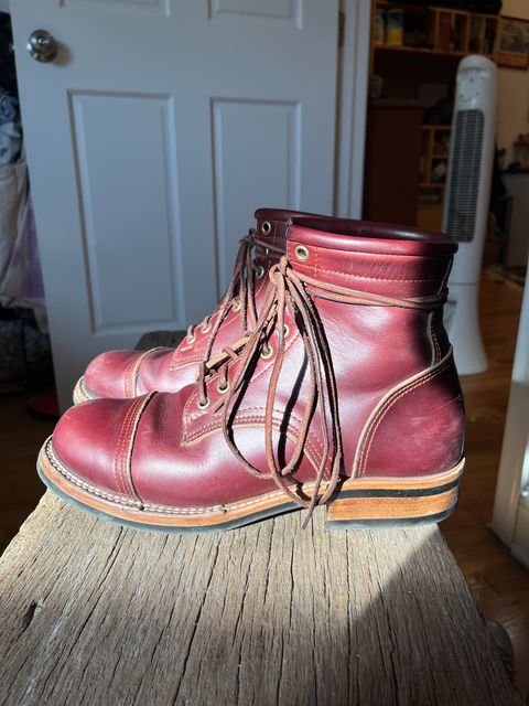 Photo by T_McGee on December 5, 2023 of the Kustom Kraft Model 1 in Horween Color 8 Chromexcel.