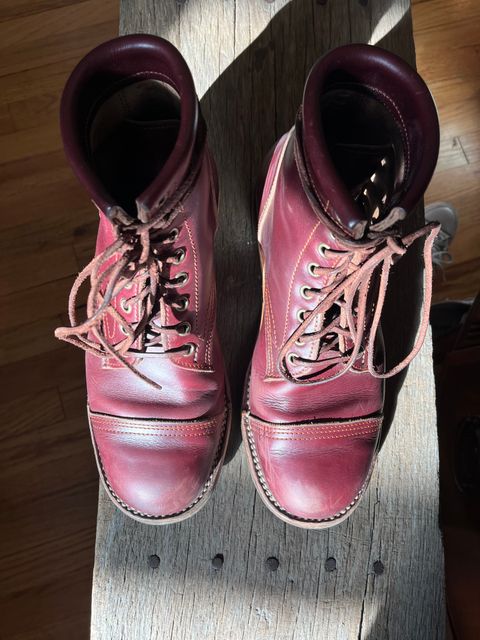 Photo by T_McGee on December 5, 2023 of the Kustom Kraft Model 1 in Horween Color 8 Chromexcel.