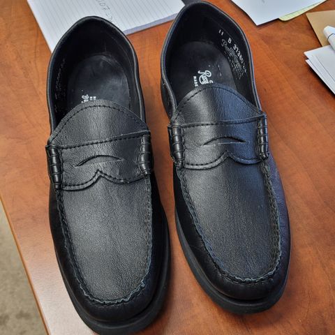 Photo by Das_Bones on February 16, 2024 of the Russell Moccasin Co. Penny Loafer in Black Calf.