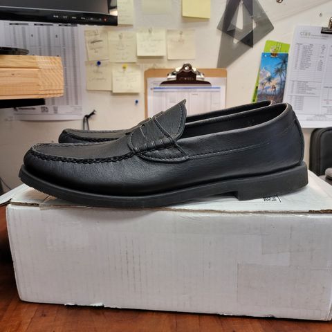 Photo by Das_Bones on February 17, 2024 of the Russell Moccasin Co. Penny Loafer in Black Calf.