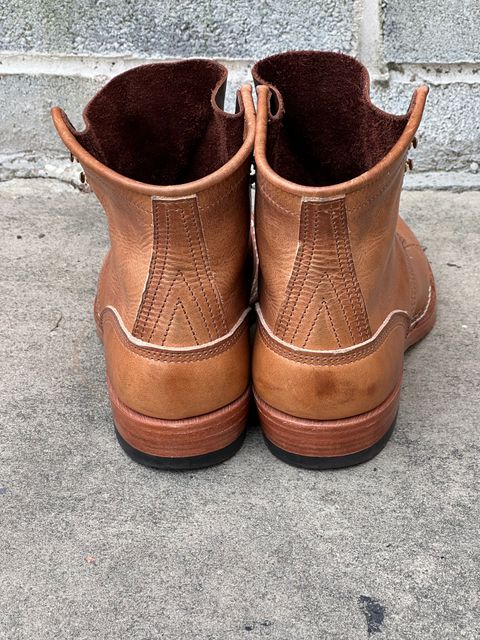 Photo by colton2e on December 5, 2023 of the Nicks Robert in Horween Natural Dublin.