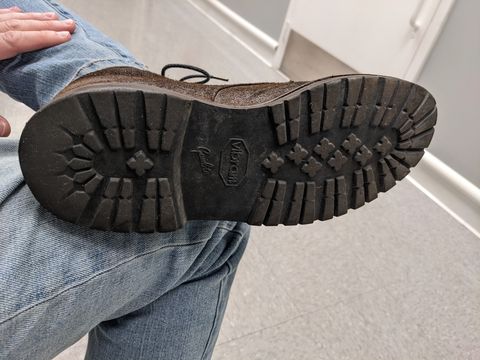 Photo by Monkley on April 4, 2023 of the Allen Edmonds Higgins Mill in Snuff Brown Suede.