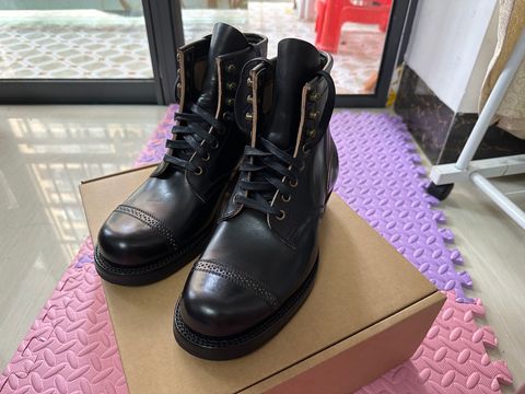 Photo by BigPang on November 17, 2022 of the Flame Panda Service Boot in Conceria Cloe Black Horsebutt.