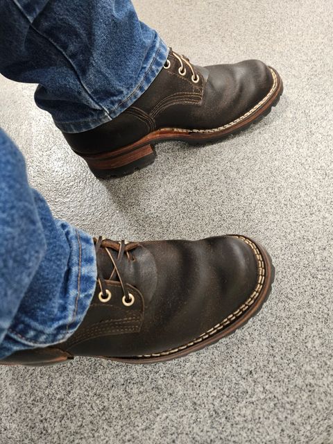 Photo by brew_seagulls on January 30, 2024 of the Nicks Urban Logger in Horween Brown Waxed Flesh.