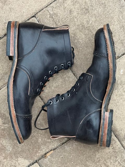 Photo by horweendreams on December 1, 2023 of the Viberg Service Boot BCT in Maryam Black Horsebutt.