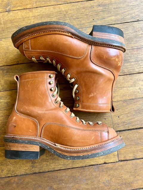 Photo by robyn on April 8, 2023 of the Flame Panda Monkey Boot in Maryam Natural Horsebutt.