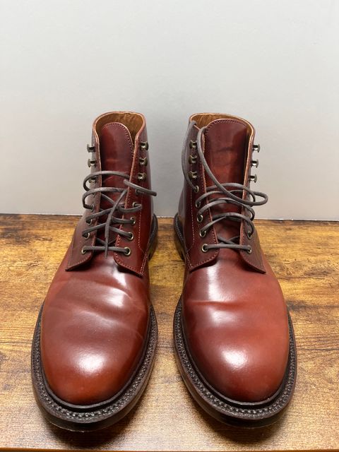 Photo by tosh on November 5, 2023 of the Grant Stone Edward Boot in Horween Garnet Shell Cordovan.
