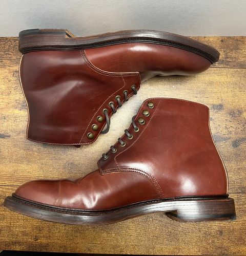 Photo by tosh on January 2, 2024 of the Grant Stone Edward Boot in Horween Garnet Shell Cordovan.