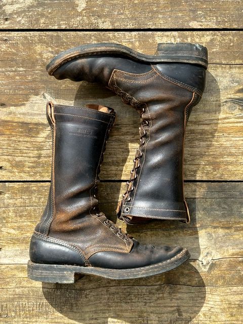 Photo by reothich on December 4, 2023 of the White's Farmer/Rancher in Horween Black Horsehide & Black Waxed Flesh.