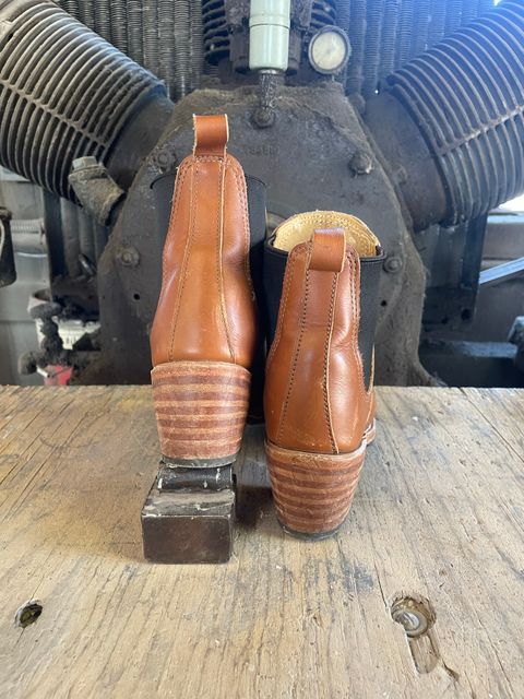 Photo by lydialove on November 1, 2022 of the Red Wing Unlisted Model in Unlisted Leather.