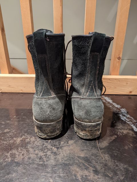 Photo by ChineseBroccoli on November 9, 2022 of the Viberg 155 Smokejumper Work Boot in Seidel Black Oil Tan Roughout.